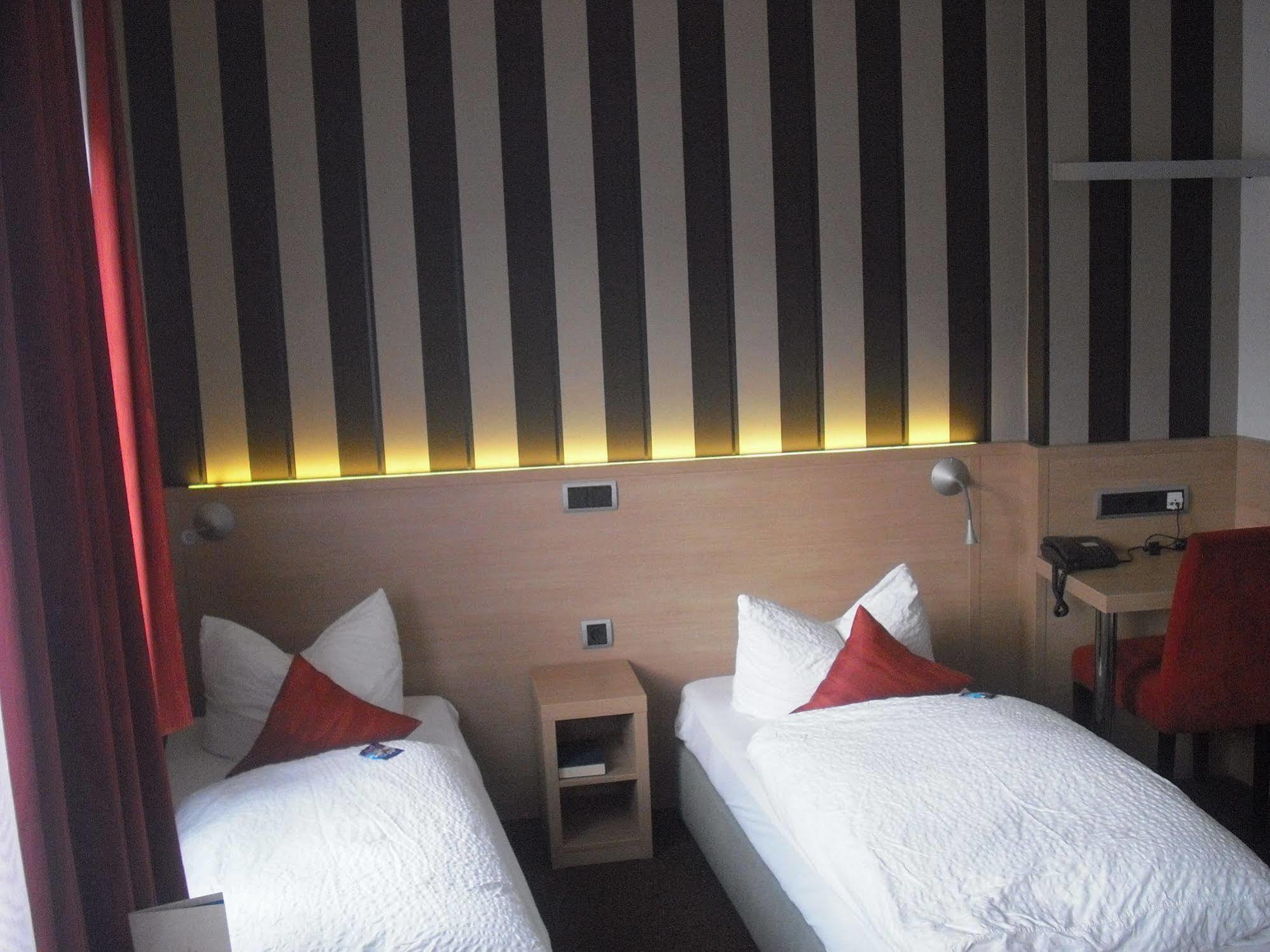 Hotel Sprenz オルデンブルク エクステリア 写真